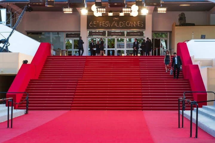 Hello Cannes: Private 2-Hour Intro City Walk with Local Guide