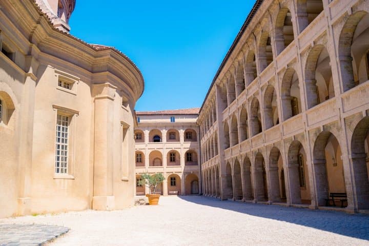 Lyon to Marseille 1 Day Private Guided Tour By Car