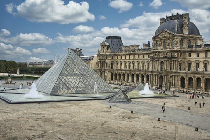 Louvre Museum Explore Iconic Masterpieces with Audio Guide