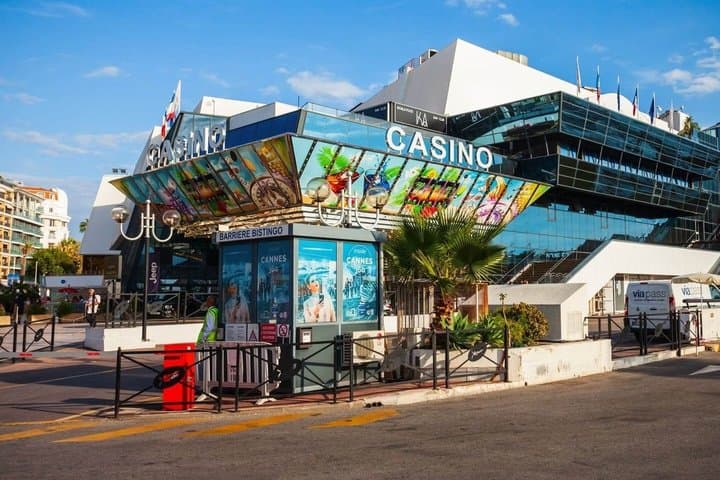 Hello Cannes: Private 2-Hour Intro City Walk with Local Guide