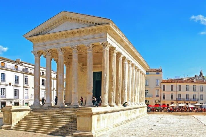 TOP Nimes: Private Guided Tour with Your Mobile