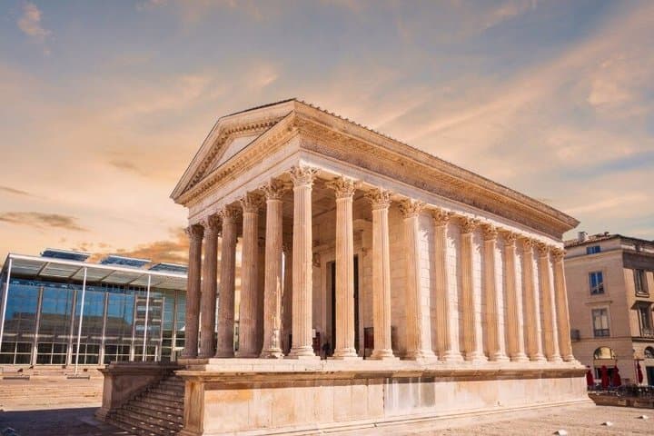 TOP Nimes: Private Guided Tour with Your Mobile