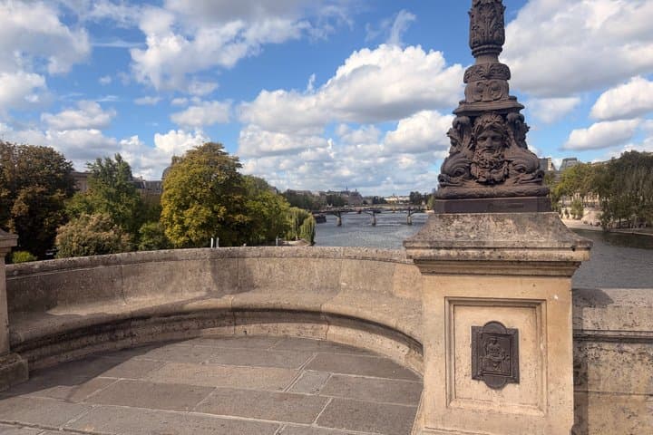 Ile de la Cite and Notre Dame Exterior Walking Tour