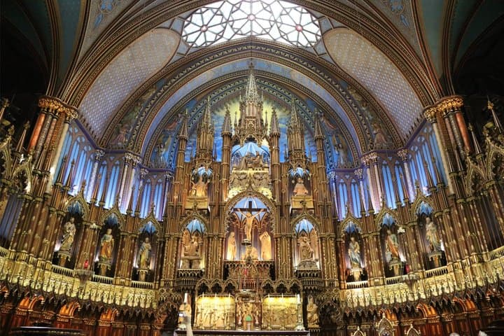 Notre-Dame de Paris Guided Walk and Parisian Breakfast