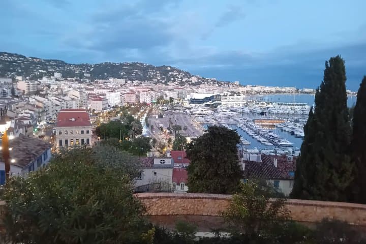 Guided Tour of Cannes History Heritage and Tasting