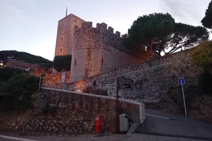Guided Tour of Cannes History Heritage and Tasting