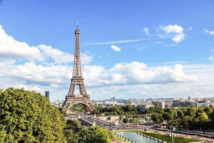 Eiffel Tower Guided Tour by Climbing Stair