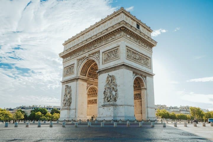 Private Day Trip to Paris from Le Havre Cruise Port with Driver