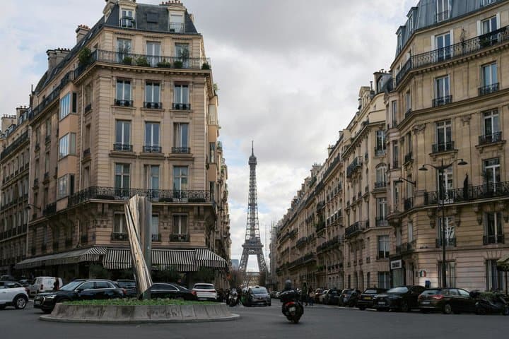 Private Day Trip to Paris from Le Havre Cruise Port with Driver